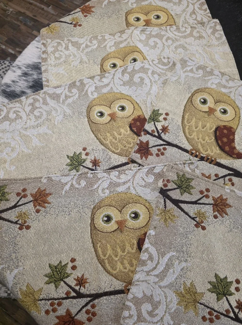 6 Embroidered Owl Decorative Placemats